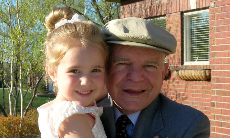 年轻的埃莉·席林和她的祖父